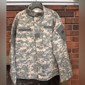 🖤 New never worn. Propper.  Wear outside of trouser Size Large